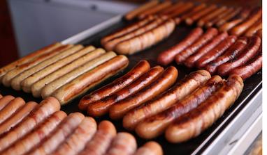 نیتریت و نیترات در سوسیس؛ واقعاً چقدر خطرناک‌اند؟